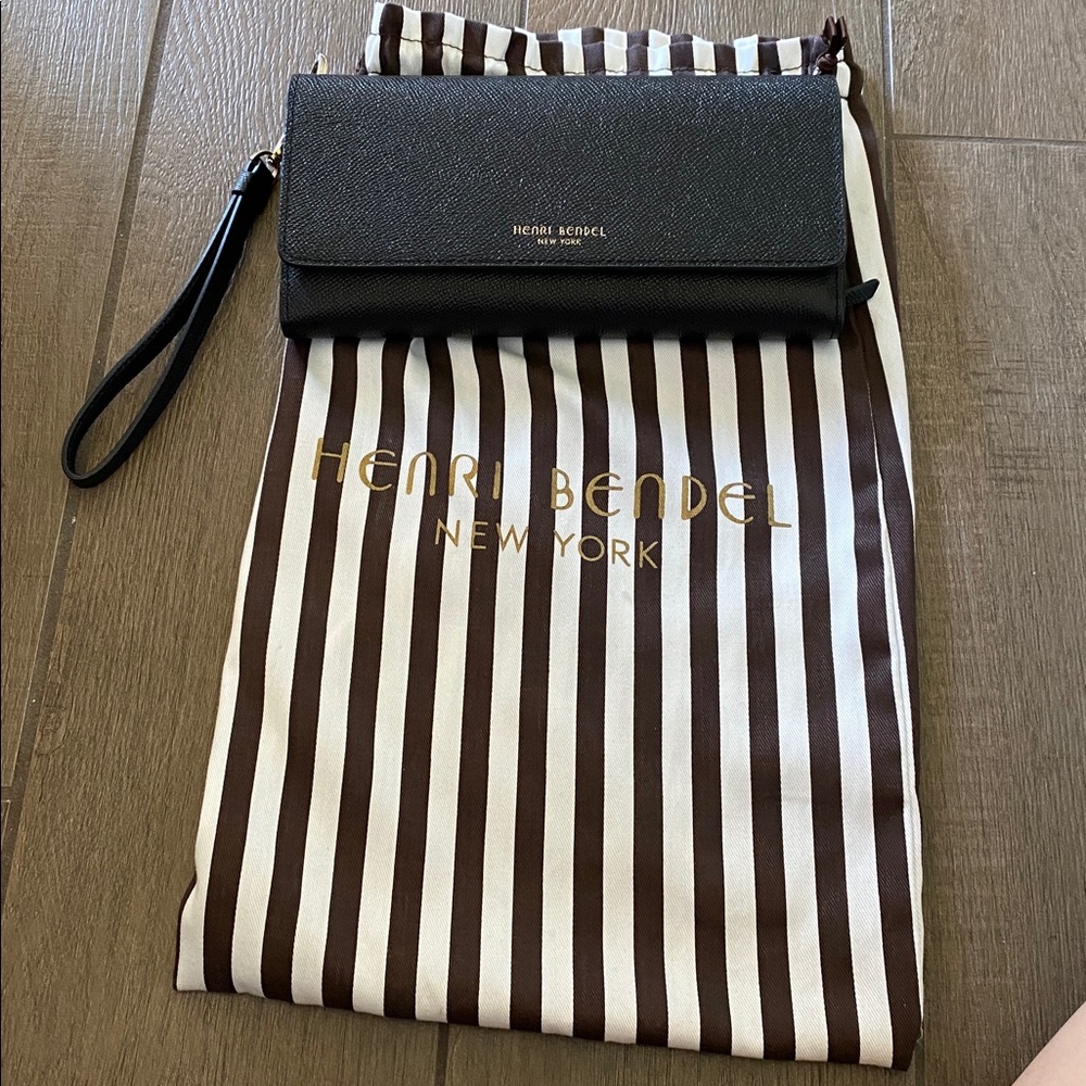 Henri Bendel Black Wristlet Clutch